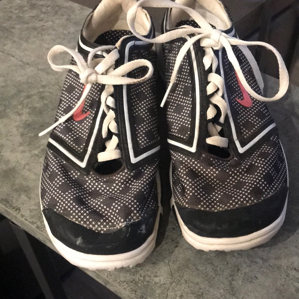 Nike lightweight golf shoes.. 6.5